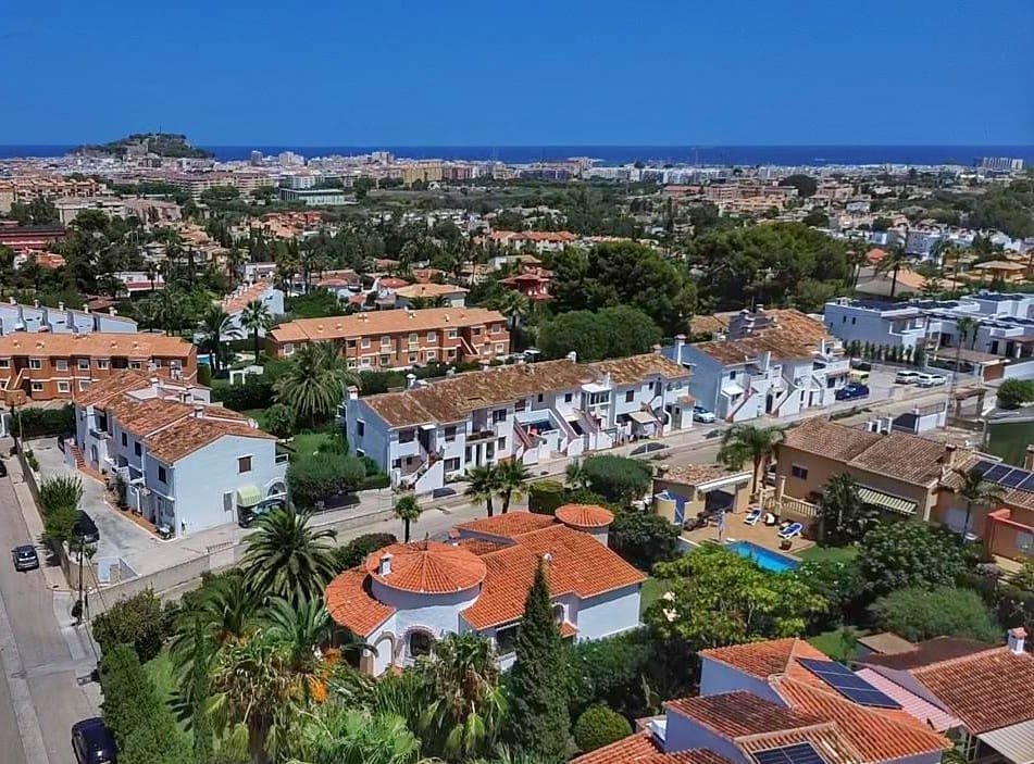 Villa de 3 dormitorios renovada en el Montgó, Dénia