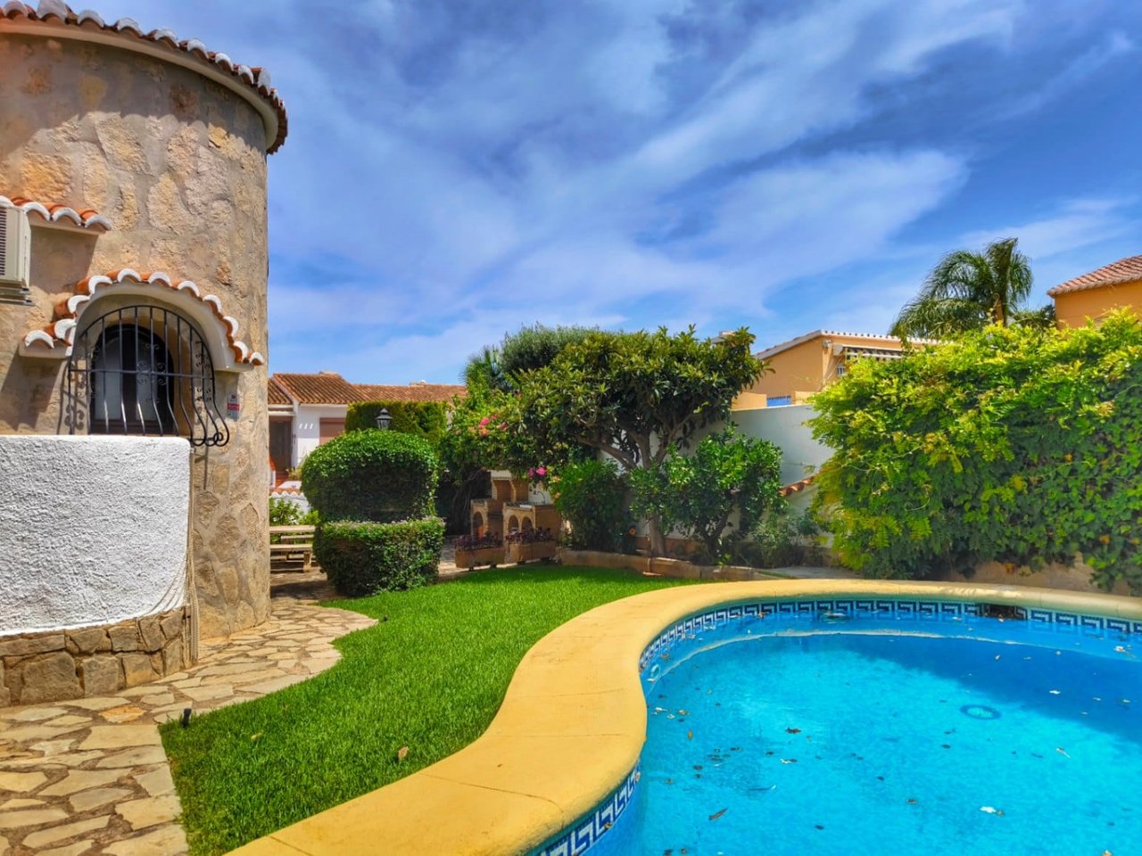 Villa de 3 dormitorios renovada en el Montgó, Dénia