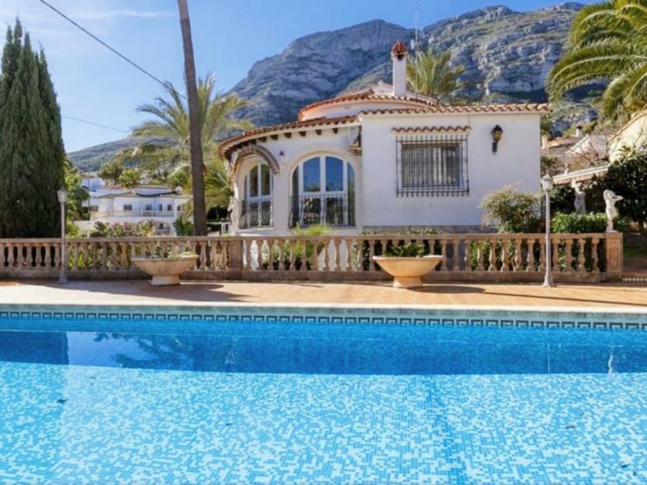 Villa con apartamento de invitados en el Montgó, Dénia