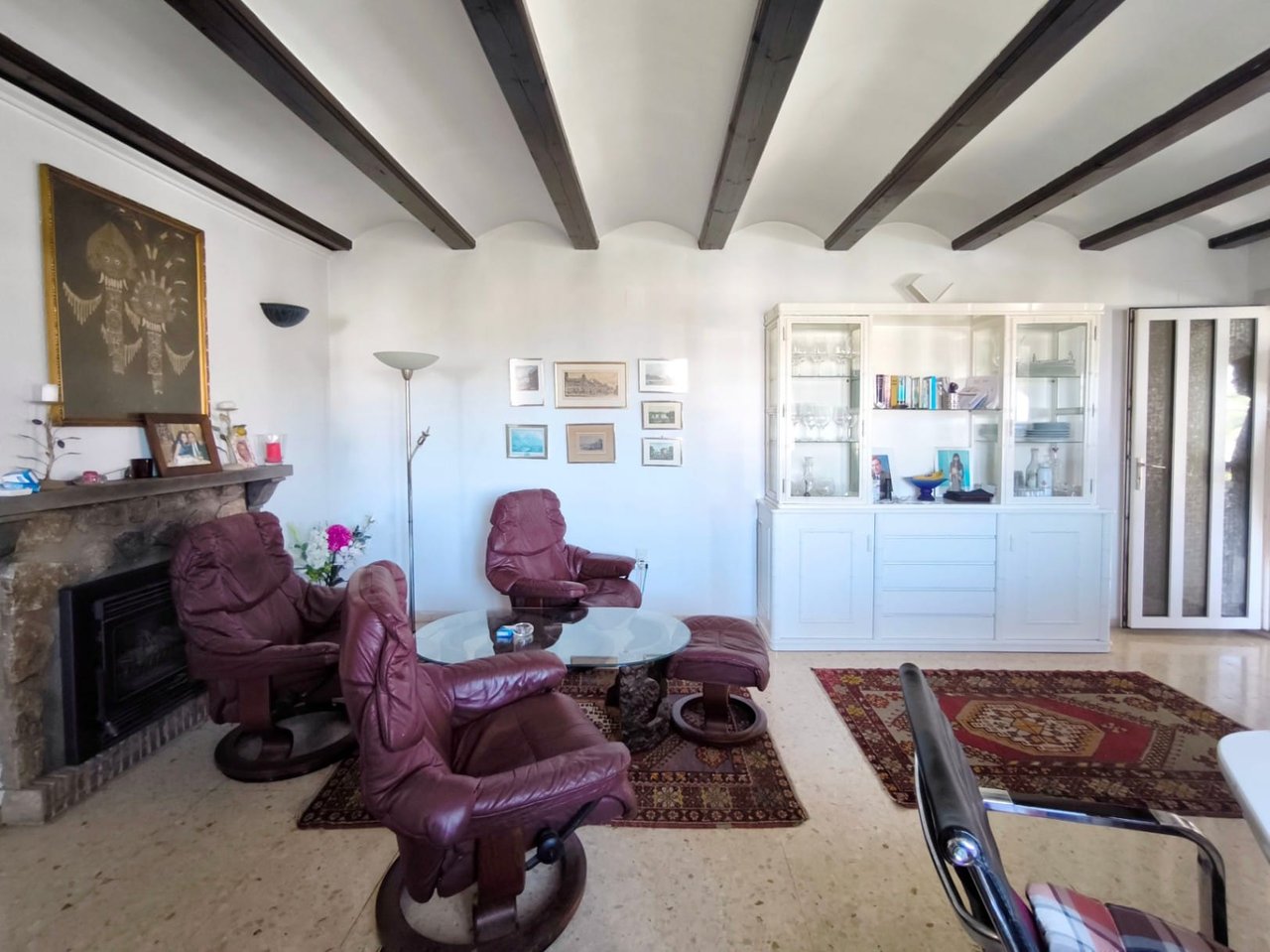 Villa de tres habitaciones, apartamento de invitados y vistas al mar en el Montgó, Dénia