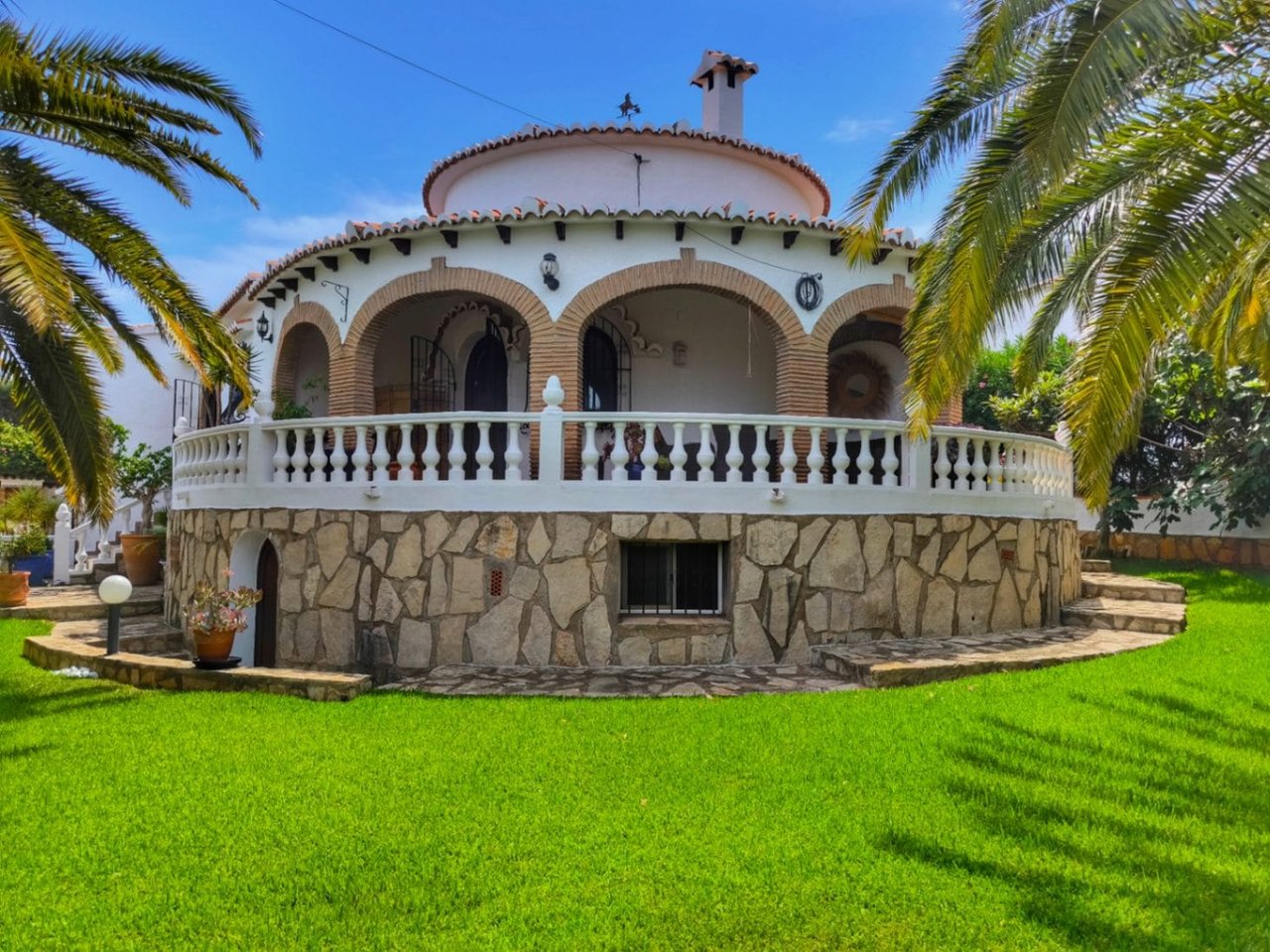 Villa de 3 dormitorios renovada en el Montgó, Dénia