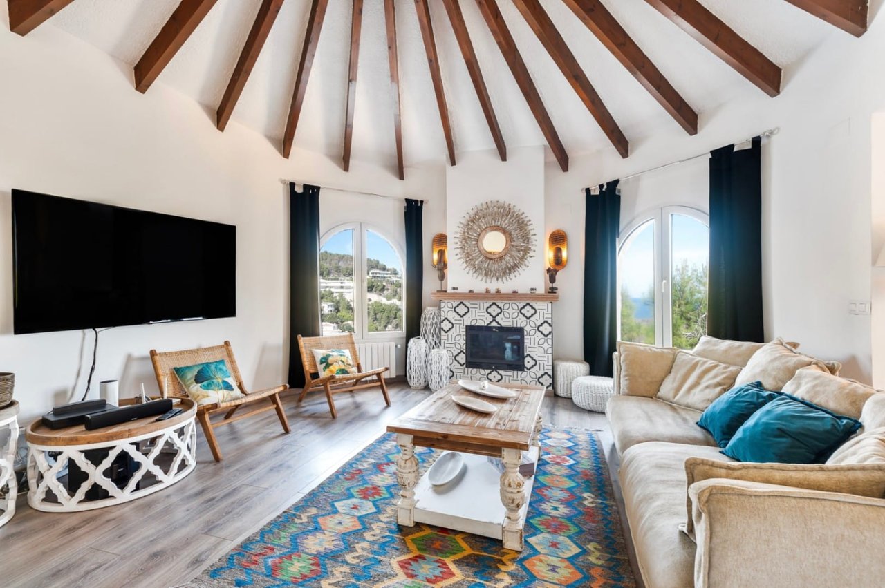 Villa for sale in Jávea with sea views and a short distance from Portixol beach