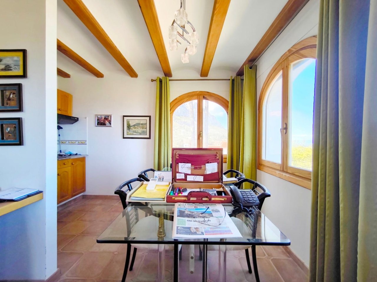 Villa de tres habitaciones, apartamento de invitados y vistas al mar en el Montgó, Dénia