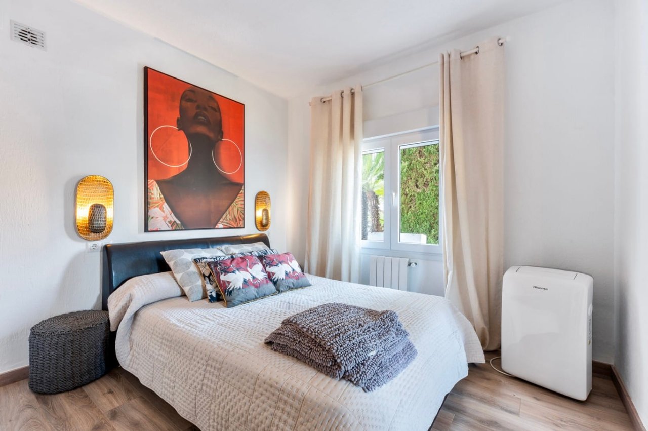 Villa for sale in Jávea with sea views and a short distance from Portixol beach