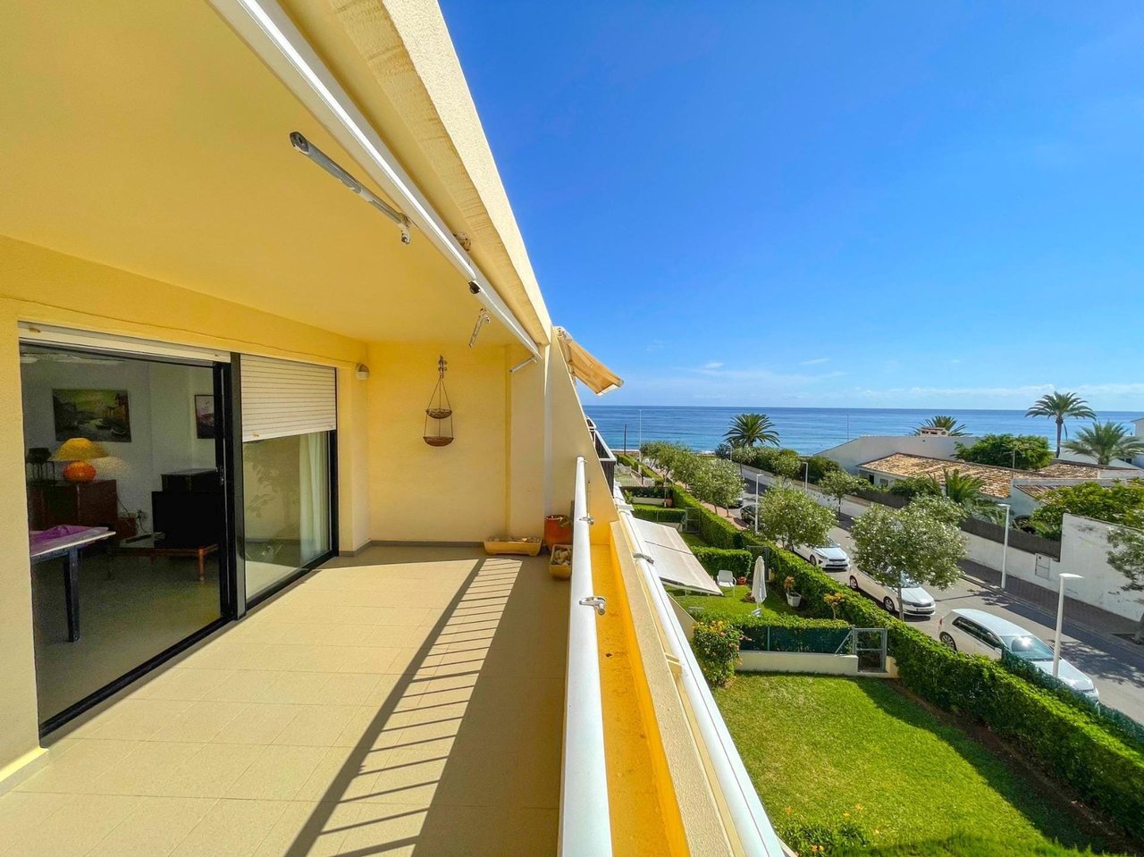 Ático dúplex de 3 dormitorios con vistas al mar en el Montañar I de Javea