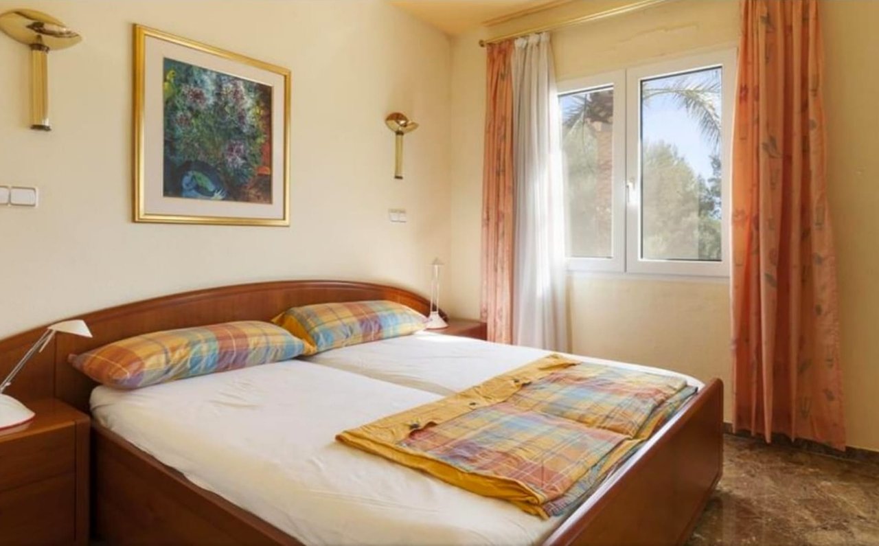 Villa con apartamento de invitados en el Montgó, Dénia
