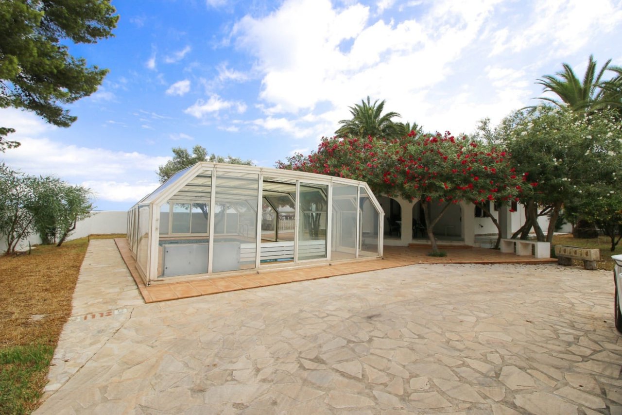 Chalet en Dénia en primera línea de playa