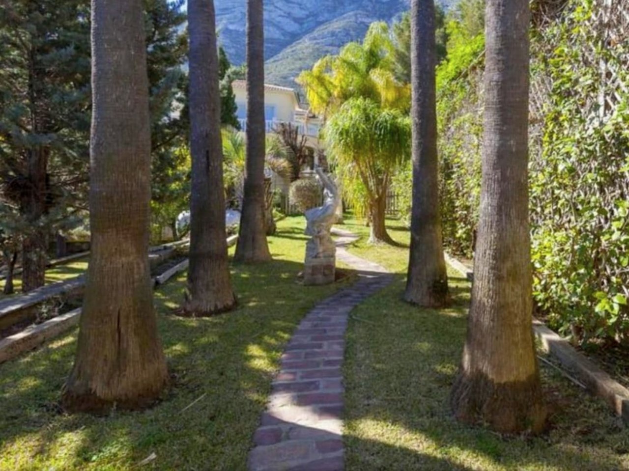 Villa con apartamento de invitados en el Montgó, Dénia