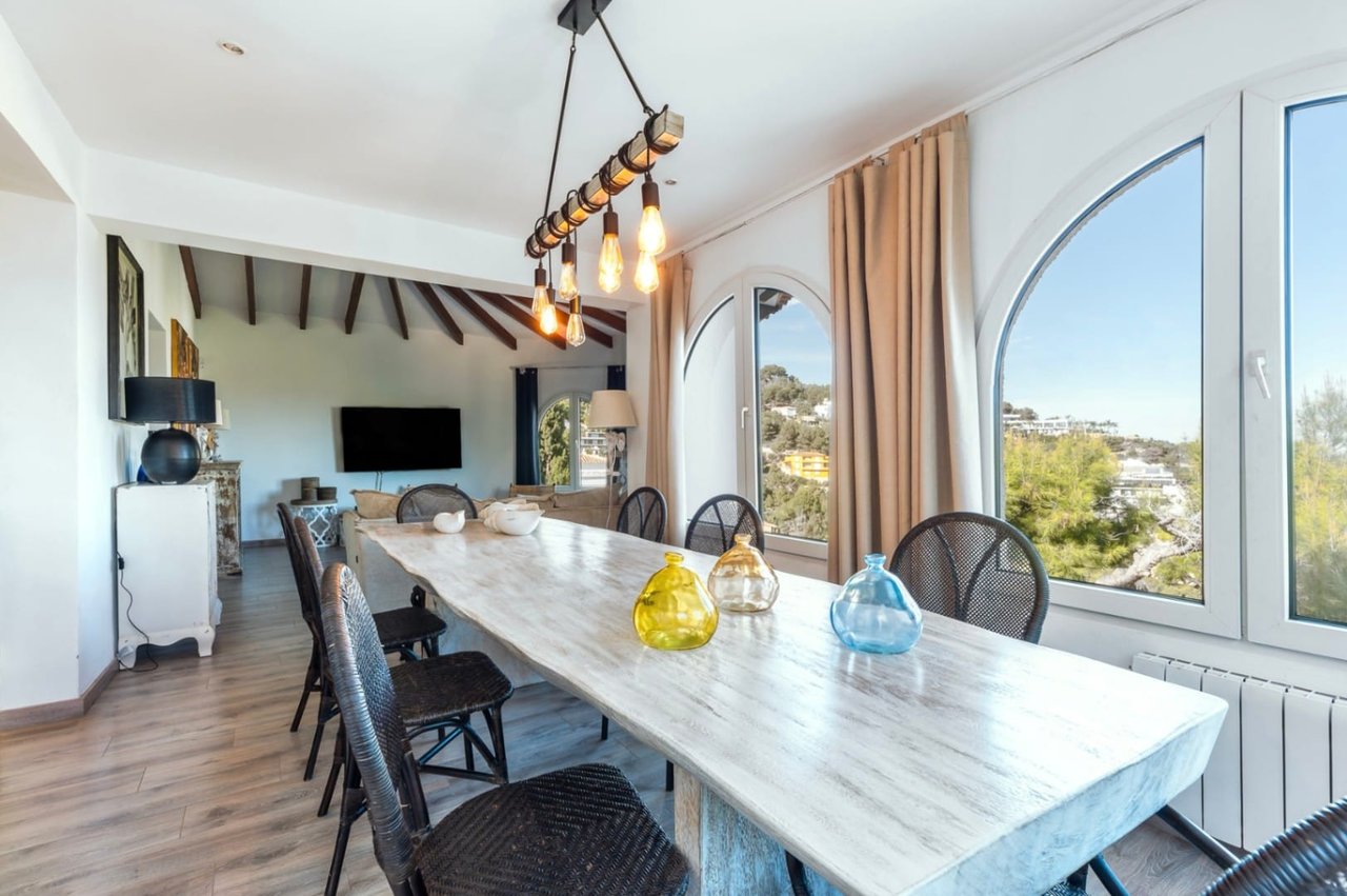 Villa for sale in Jávea with sea views and a short distance from Portixol beach