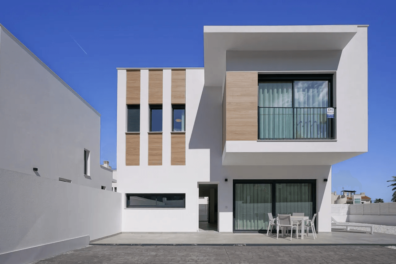 8327DEN Villa moderna a la venta en Denia.