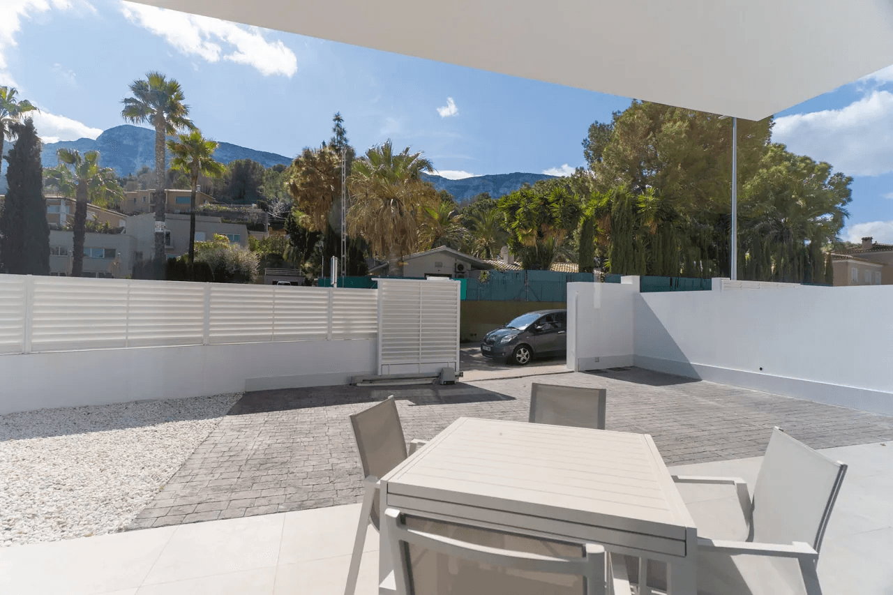 8327DEN Villa moderna a la venta en Denia.