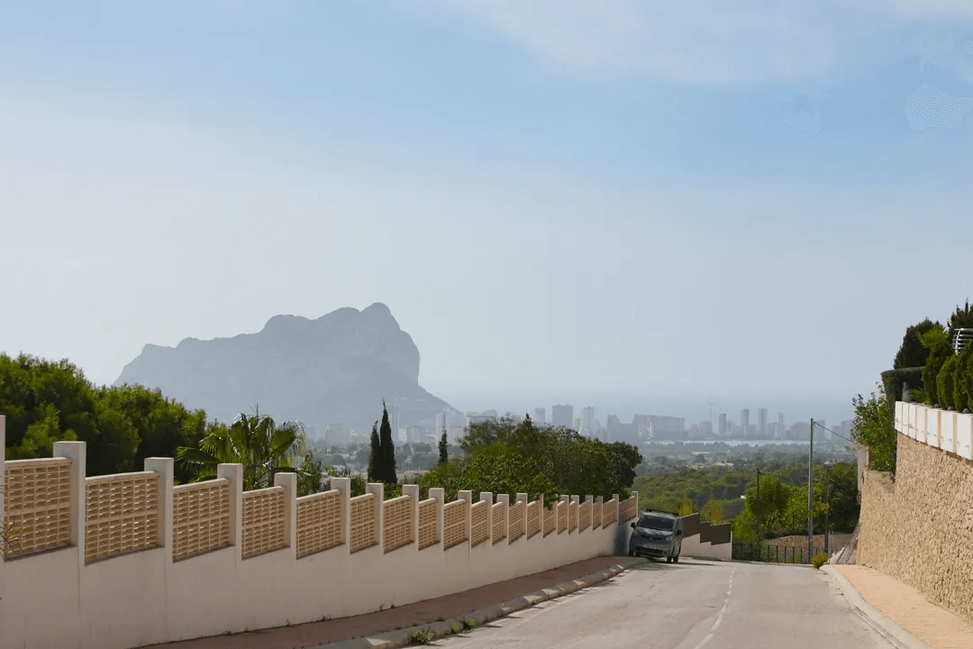 4324BEN Parcela con vistas panorámicas al mar en venta en Benissa