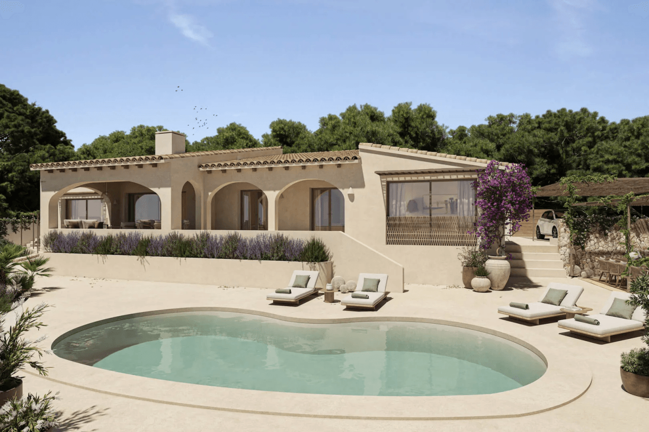 8318BEN Villa con proyecto de reforma y con vistas al mar a la venta en Benissa.