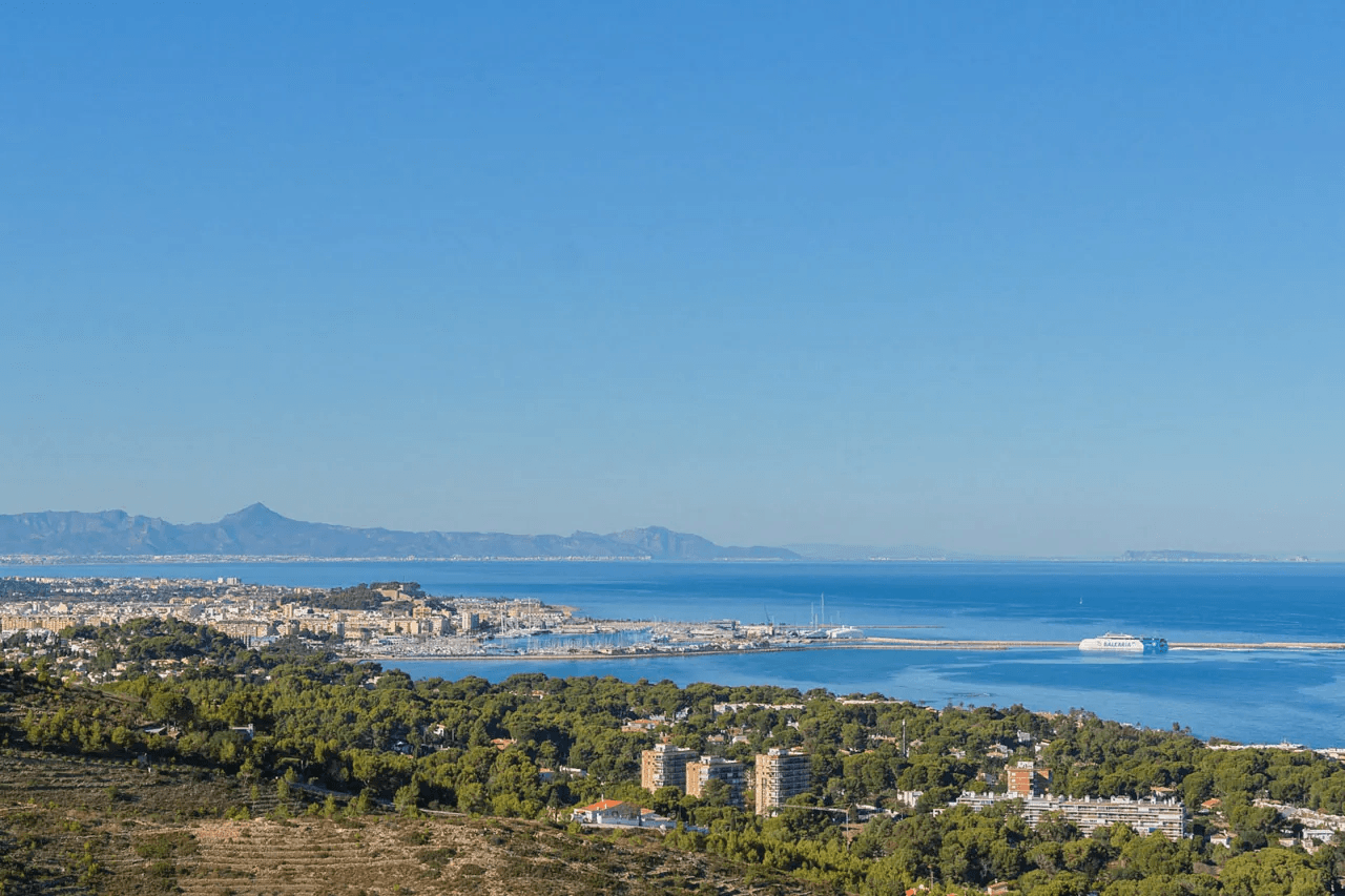 8327DEN Villa moderna a la venta en Denia.