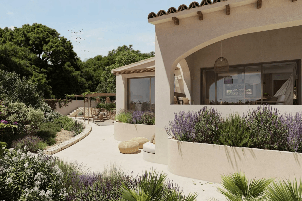 8318BEN Villa con proyecto de reforma y con vistas al mar a la venta en Benissa.