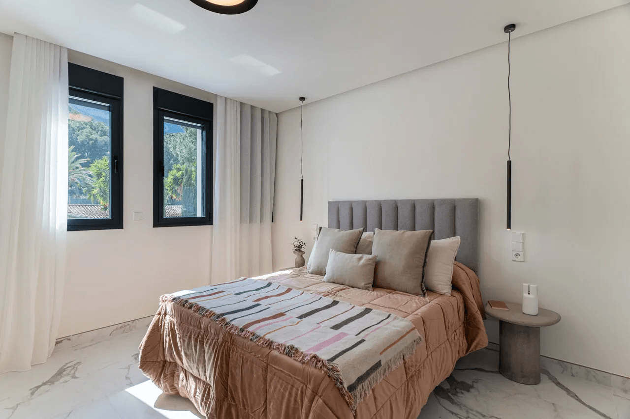 8327DEN Villa moderna a la venta en Denia.