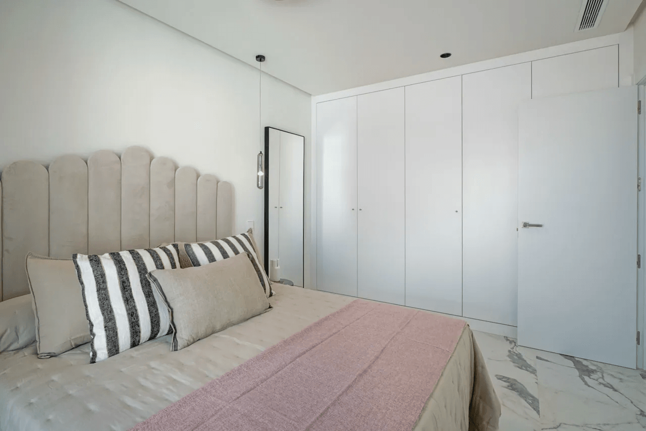 8327DEN Villa moderna a la venta en Denia.