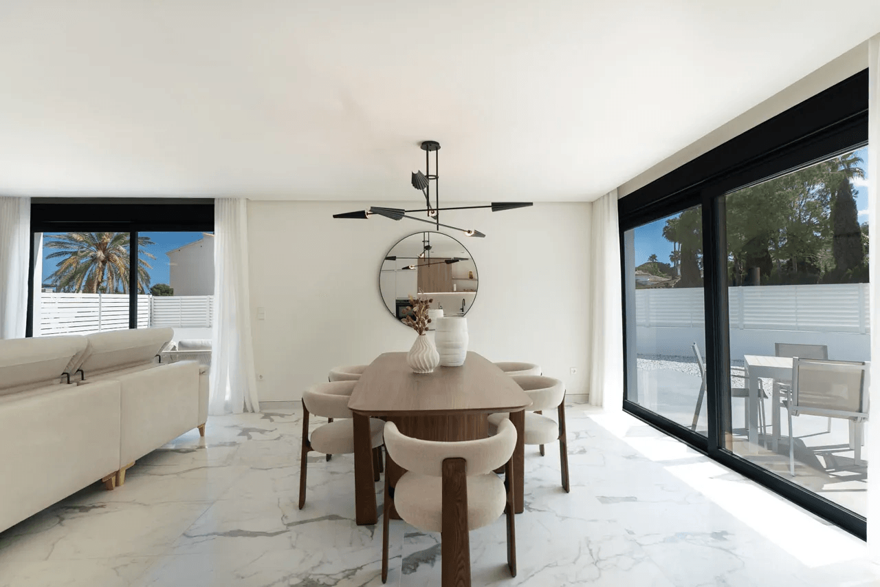 8327DEN Villa moderna a la venta en Denia.