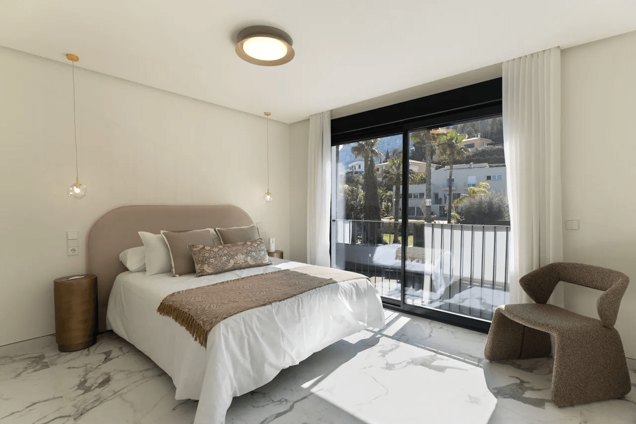 8327DEN Villa moderna a la venta en Denia.