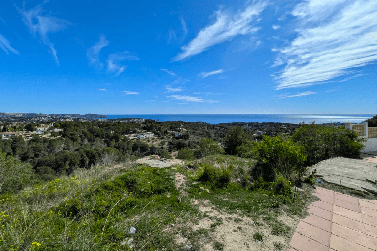 4324BEN Parcela con vistas panorámicas al mar en venta en Benissa