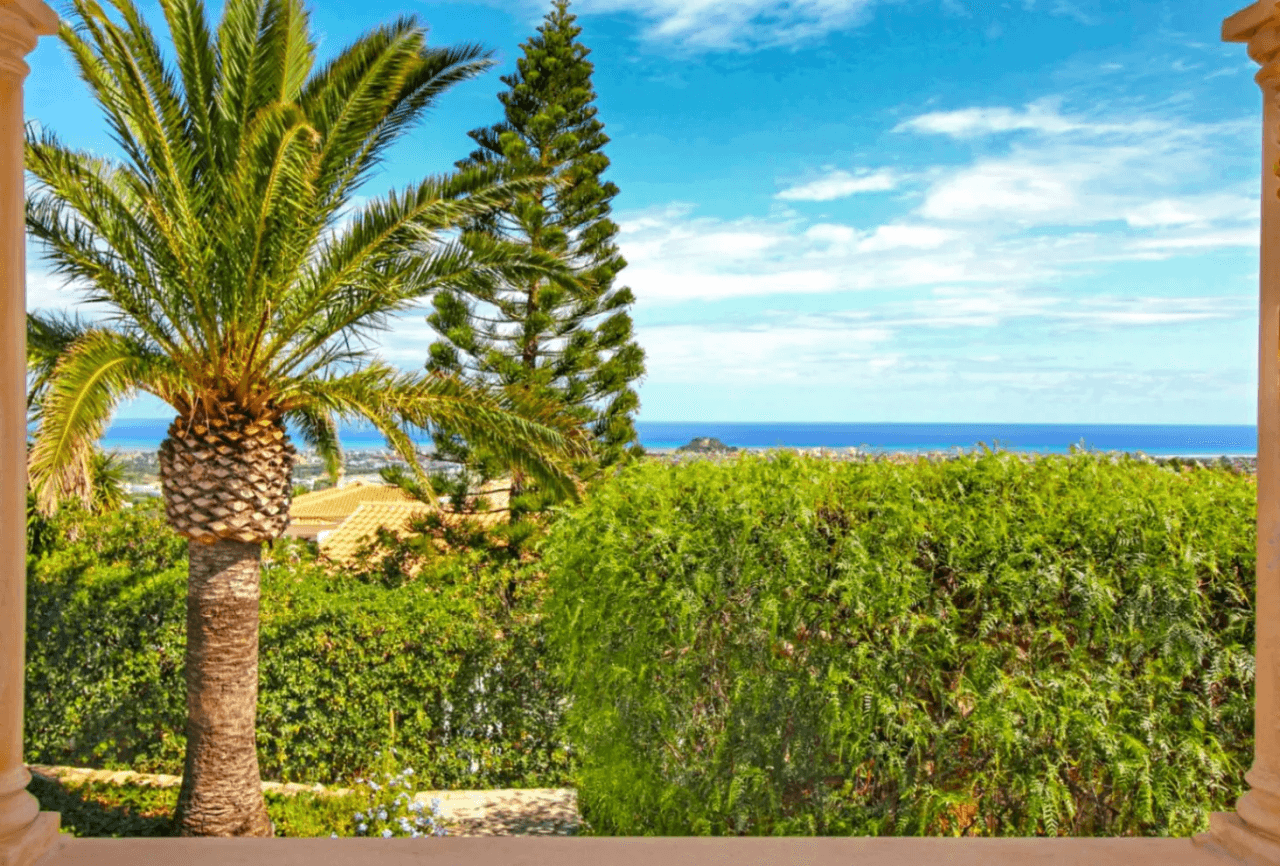 Chalet con apartamento de invitados y vistas al mar en la Marquesa, Dénia