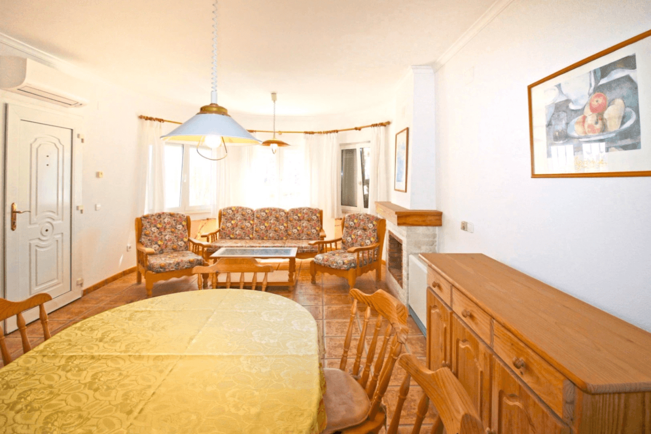 Chalet con apartamento de invitados y vistas al mar en la Marquesa, Dénia