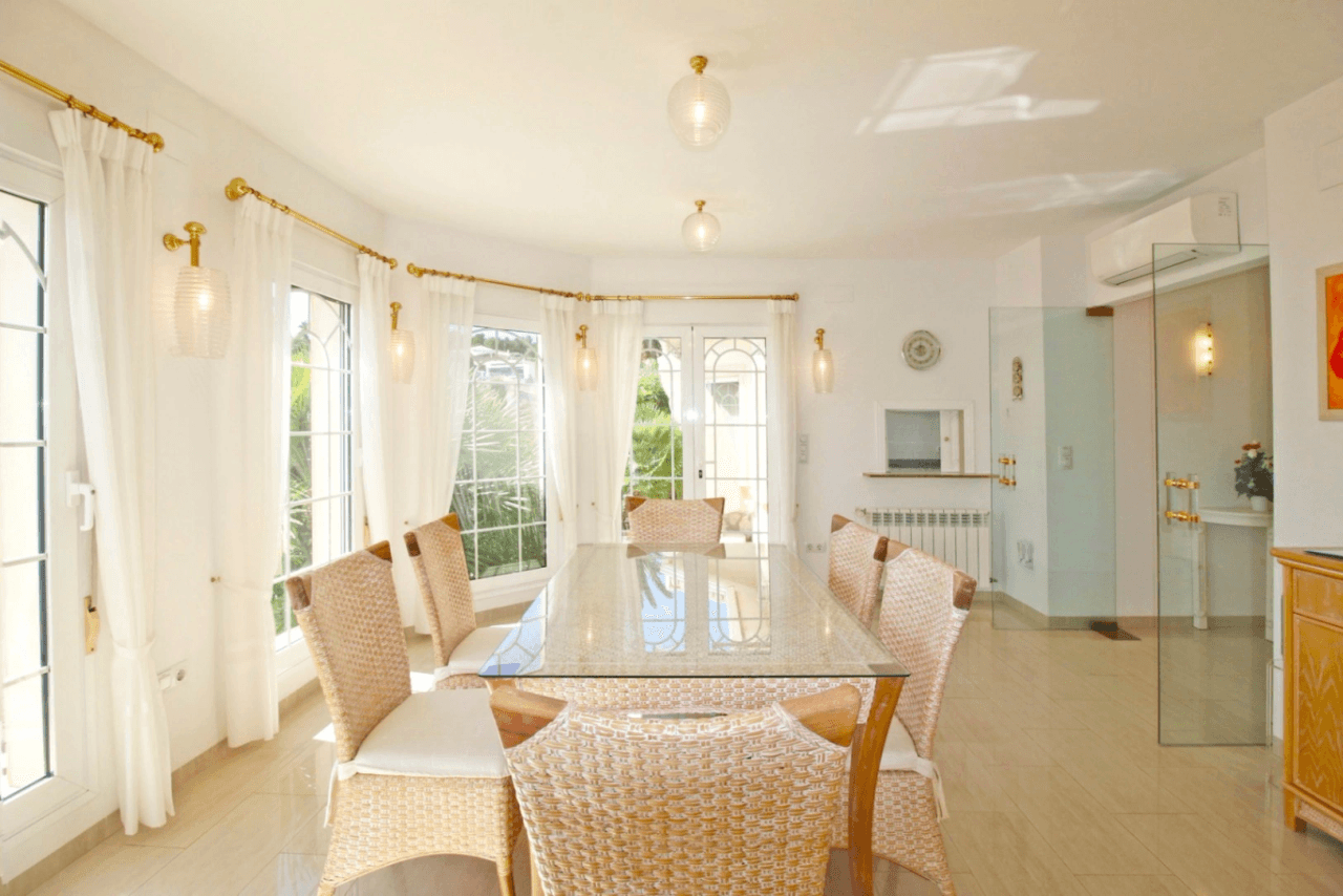 Chalet con apartamento de invitados y vistas al mar en la Marquesa, Dénia