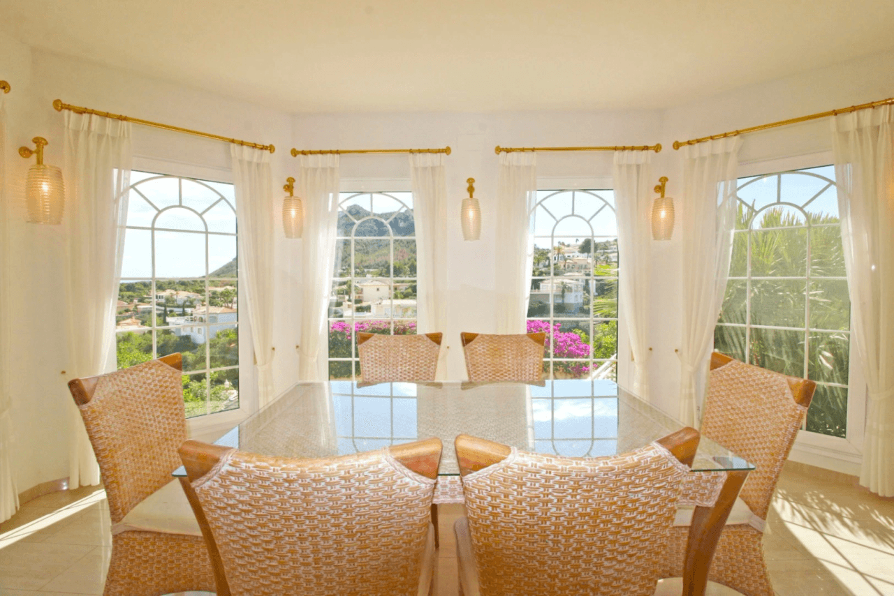 Chalet con apartamento de invitados y vistas al mar en la Marquesa, Dénia