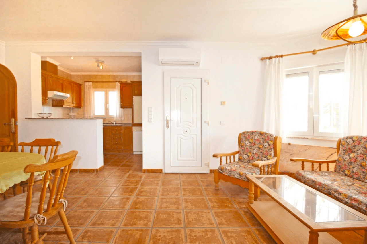 Chalet con apartamento de invitados y vistas al mar en la Marquesa, Dénia