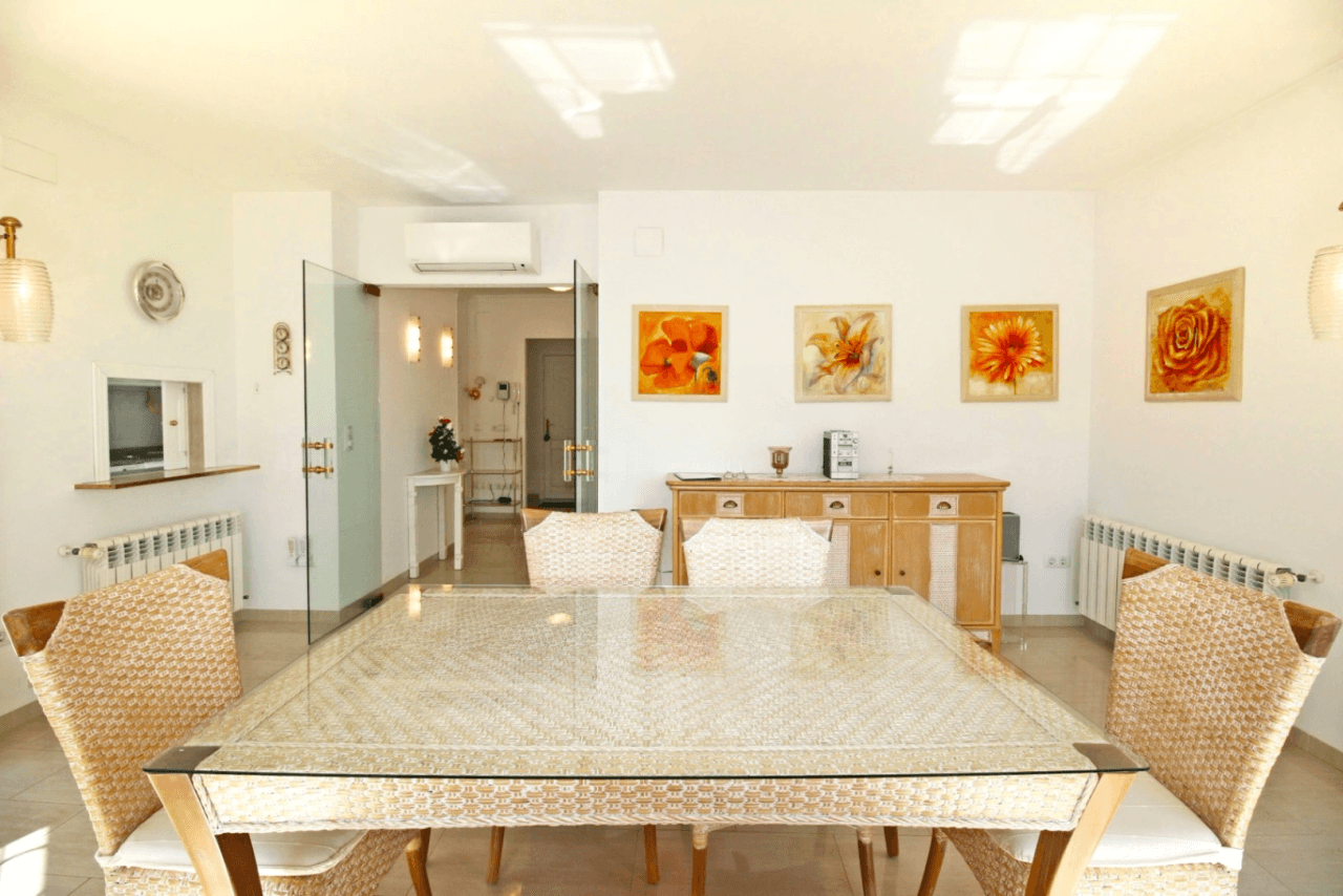 Chalet con apartamento de invitados y vistas al mar en la Marquesa, Dénia
