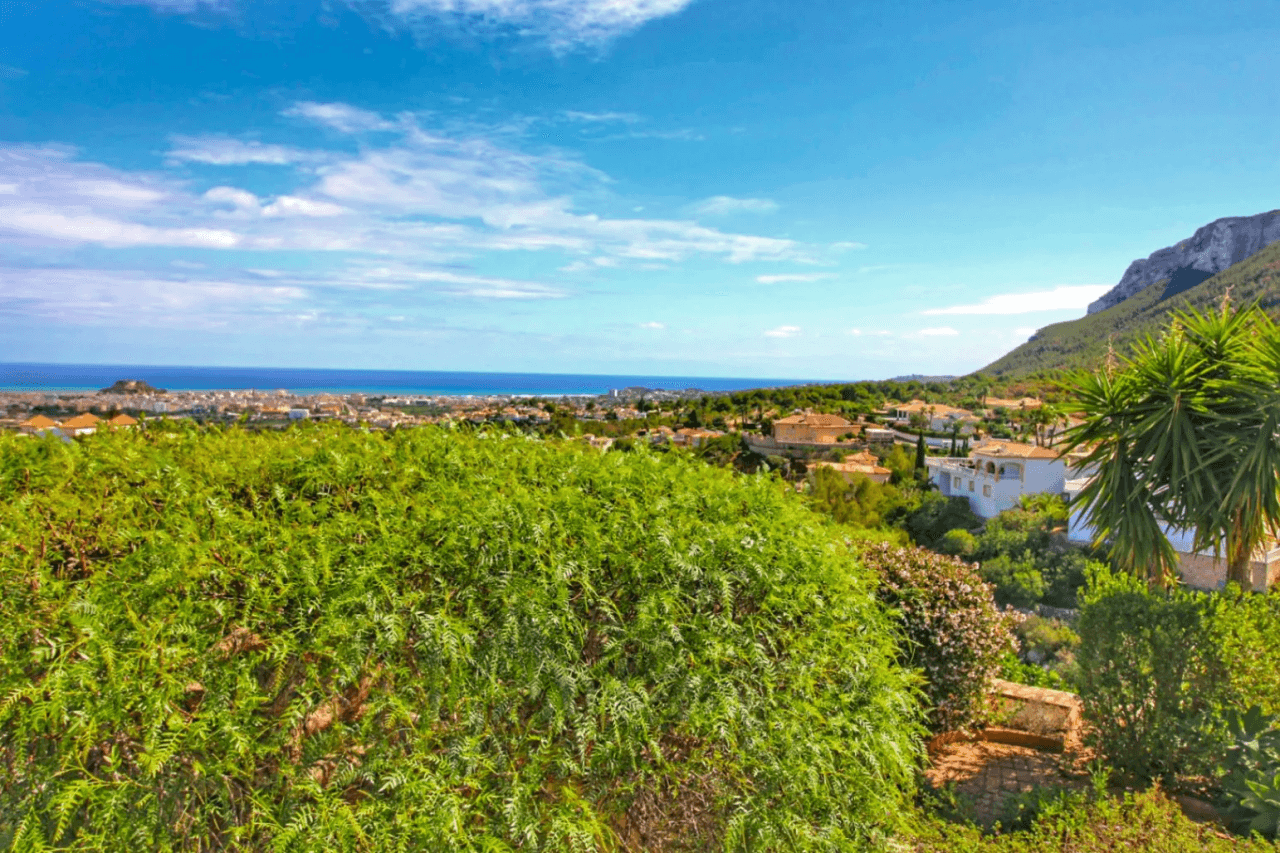 Chalet con apartamento de invitados y vistas al mar en la Marquesa, Dénia