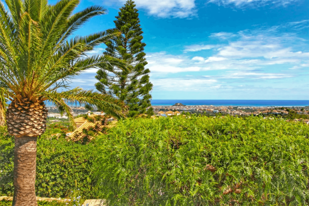 Chalet con apartamento de invitados y vistas al mar en la Marquesa, Dénia