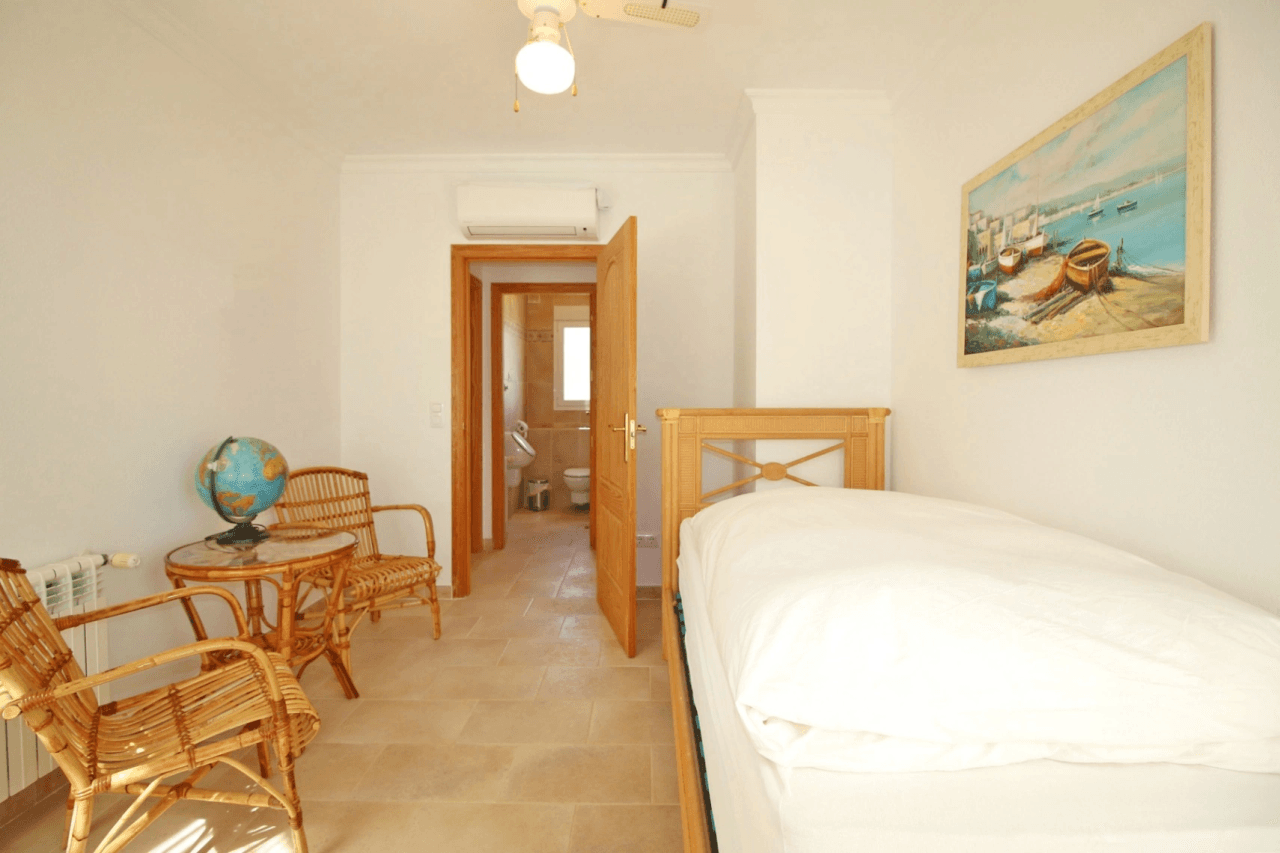 Chalet con apartamento de invitados y vistas al mar en la Marquesa, Dénia