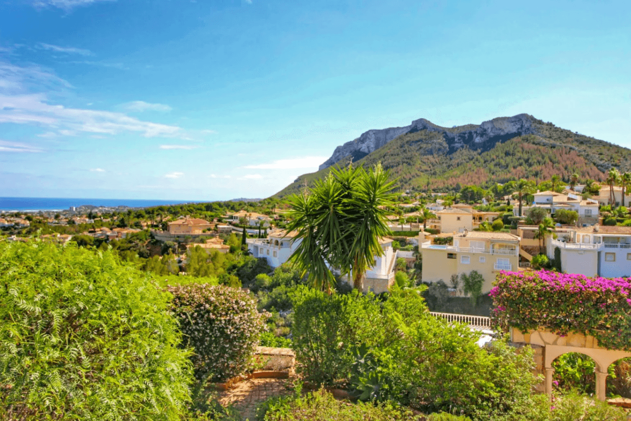 Chalet con apartamento de invitados y vistas al mar en la Marquesa, Dénia