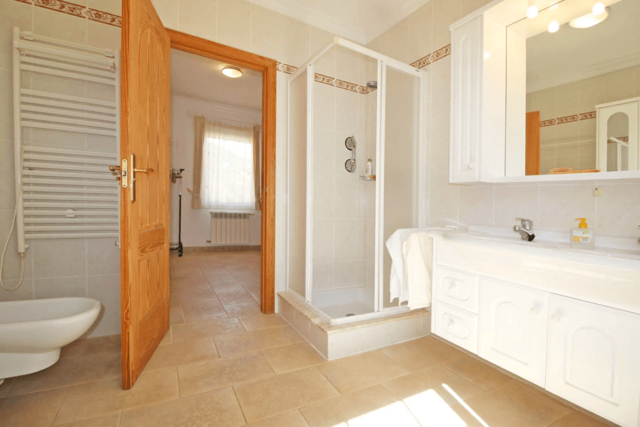 Chalet con apartamento de invitados y vistas al mar en la Marquesa, Dénia