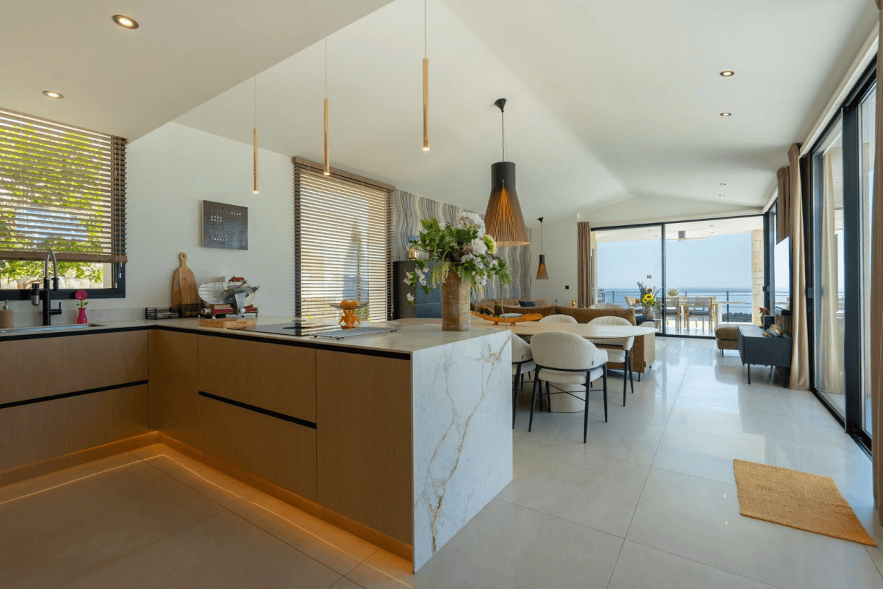 Villa de lujo mediterránea con vistas panorámicas al mar en venta en Benissa