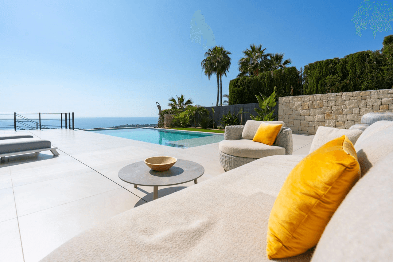 Villa de lujo mediterránea con vistas panorámicas al mar en venta en Benissa