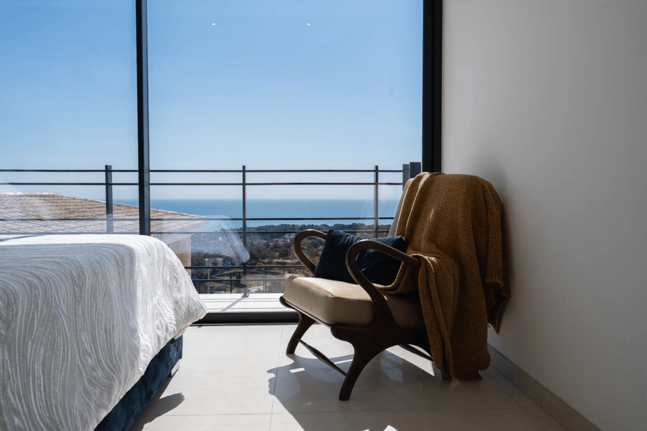 Villa de lujo mediterránea con vistas panorámicas al mar en venta en Benissa