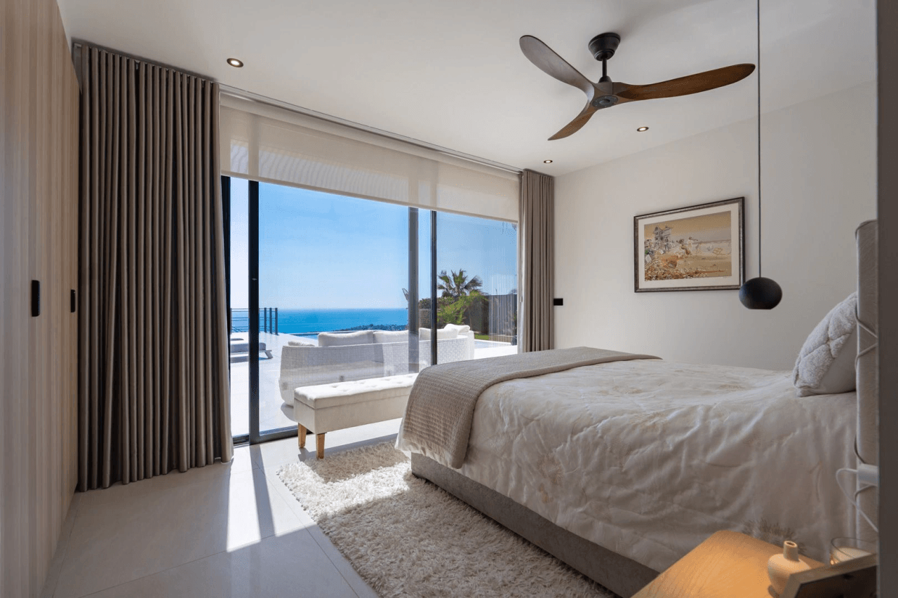 Villa de lujo mediterránea con vistas panorámicas al mar en venta en Benissa