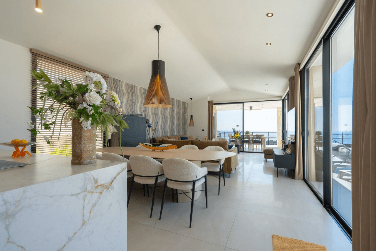 Villa de lujo mediterránea con vistas panorámicas al mar en venta en Benissa