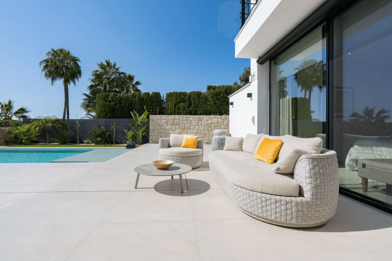 Villa de lujo mediterránea con vistas panorámicas al mar en venta en Benissa