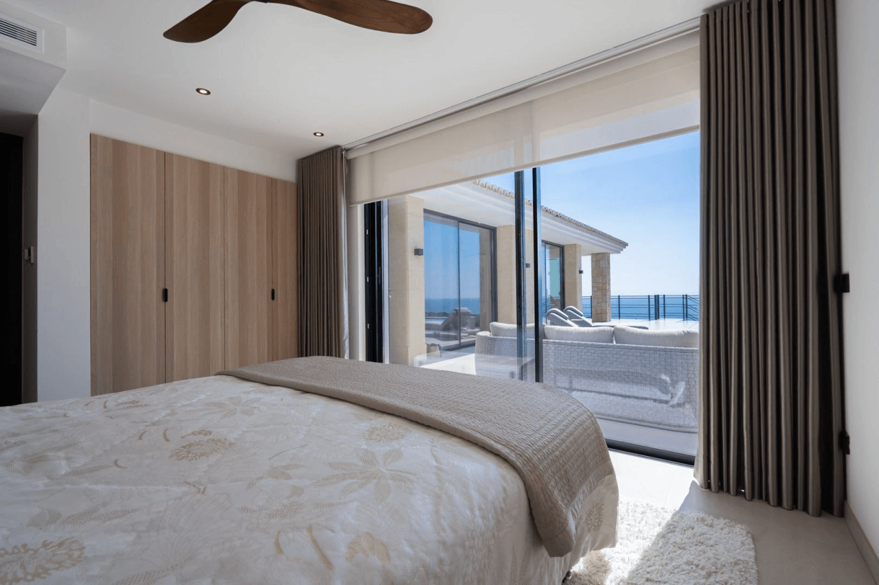 Villa de lujo mediterránea con vistas panorámicas al mar en venta en Benissa