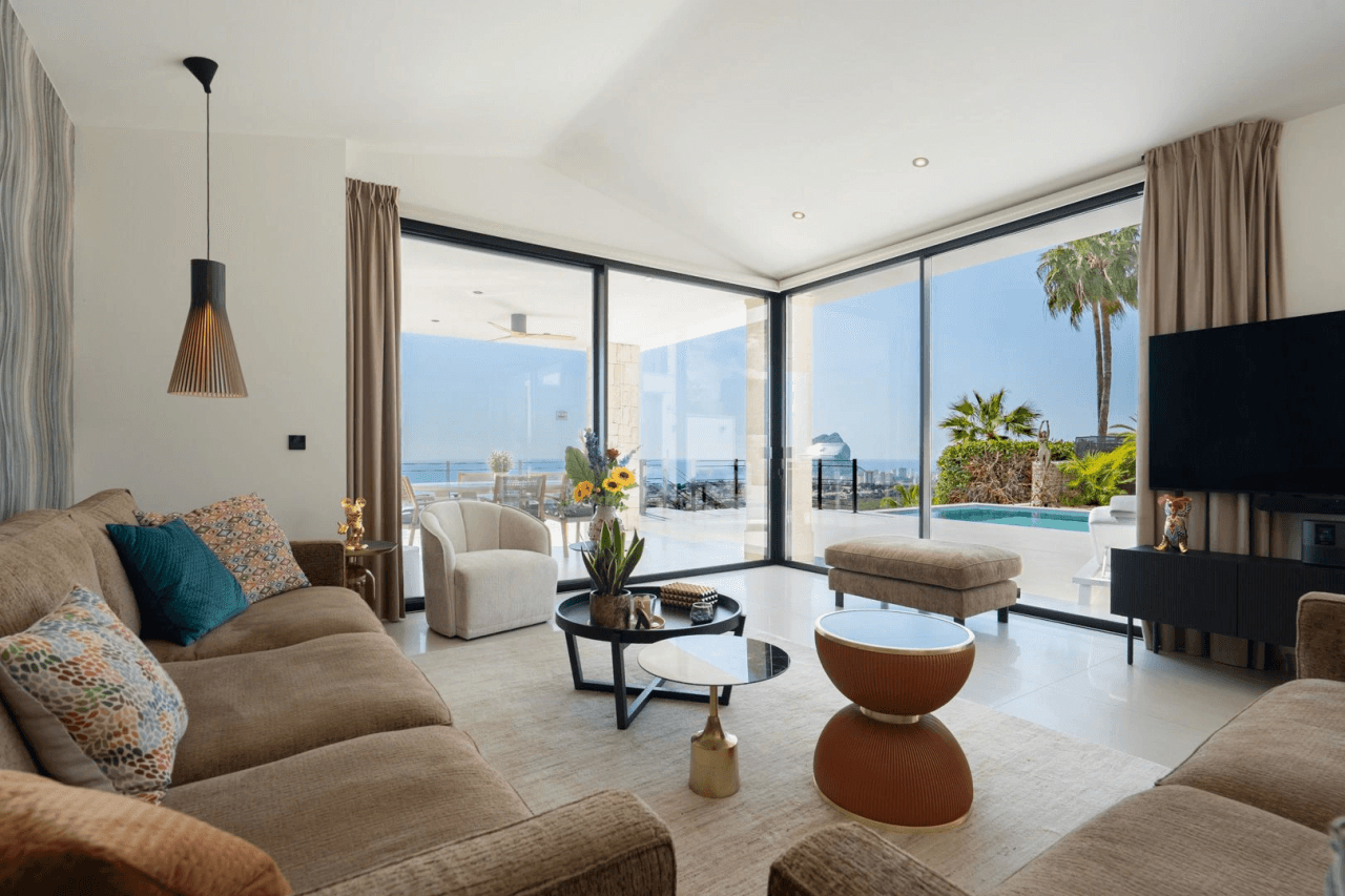 Villa de lujo mediterránea con vistas panorámicas al mar en venta en Benissa