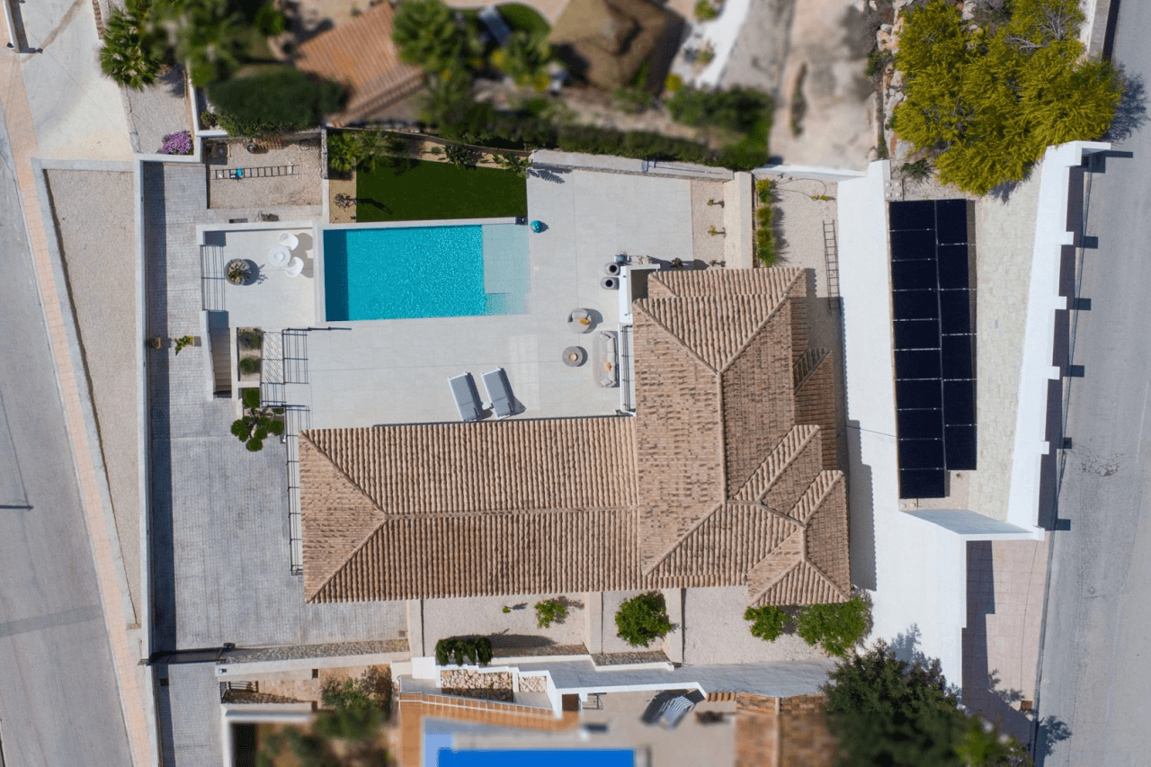 Villa de lujo mediterránea con vistas panorámicas al mar en venta en Benissa