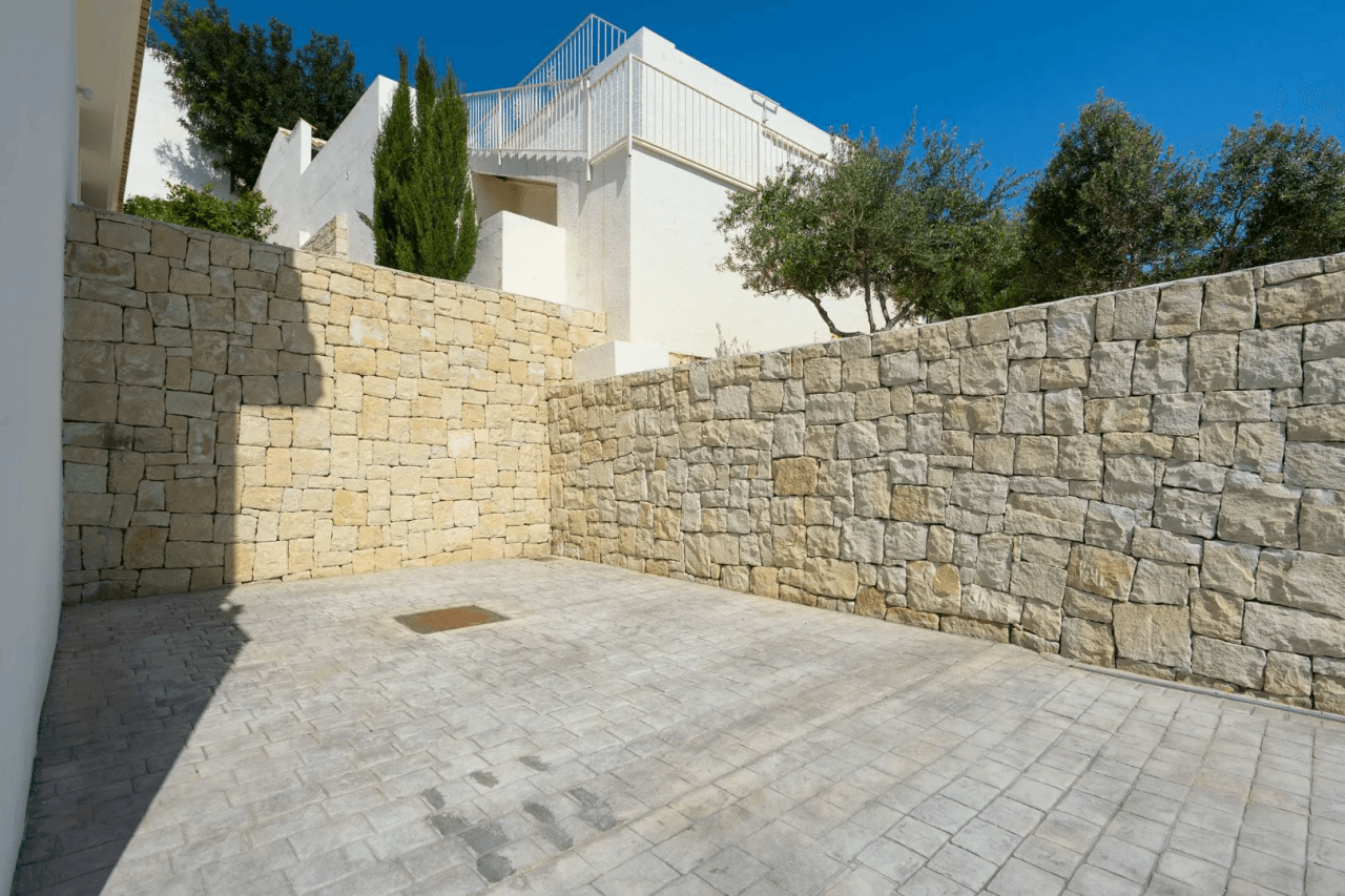 Villa de lujo mediterránea con vistas panorámicas al mar en venta en Benissa