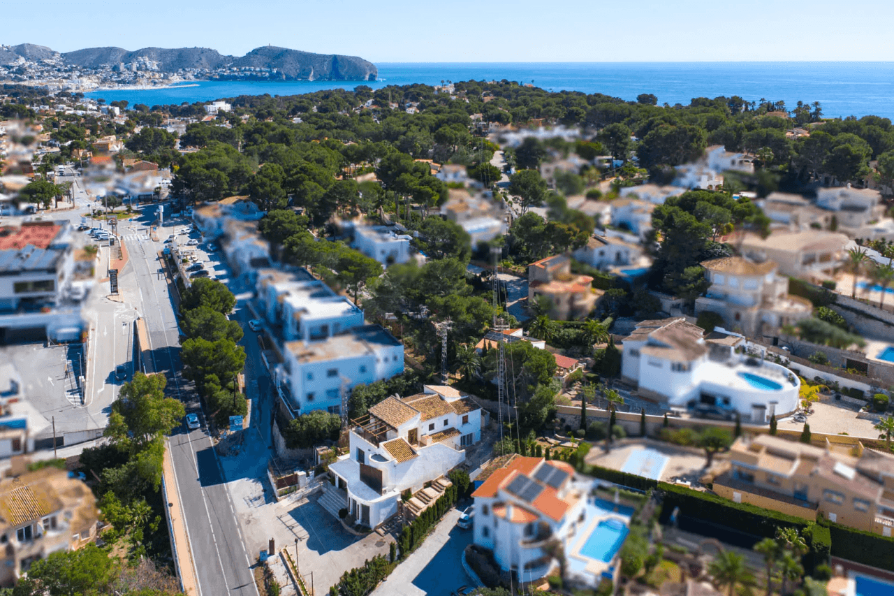 C4XY4636BEN Großzügige Gewerbeimmobilie mit Wohnhaus in Moraira-Benissa zu verkaufen