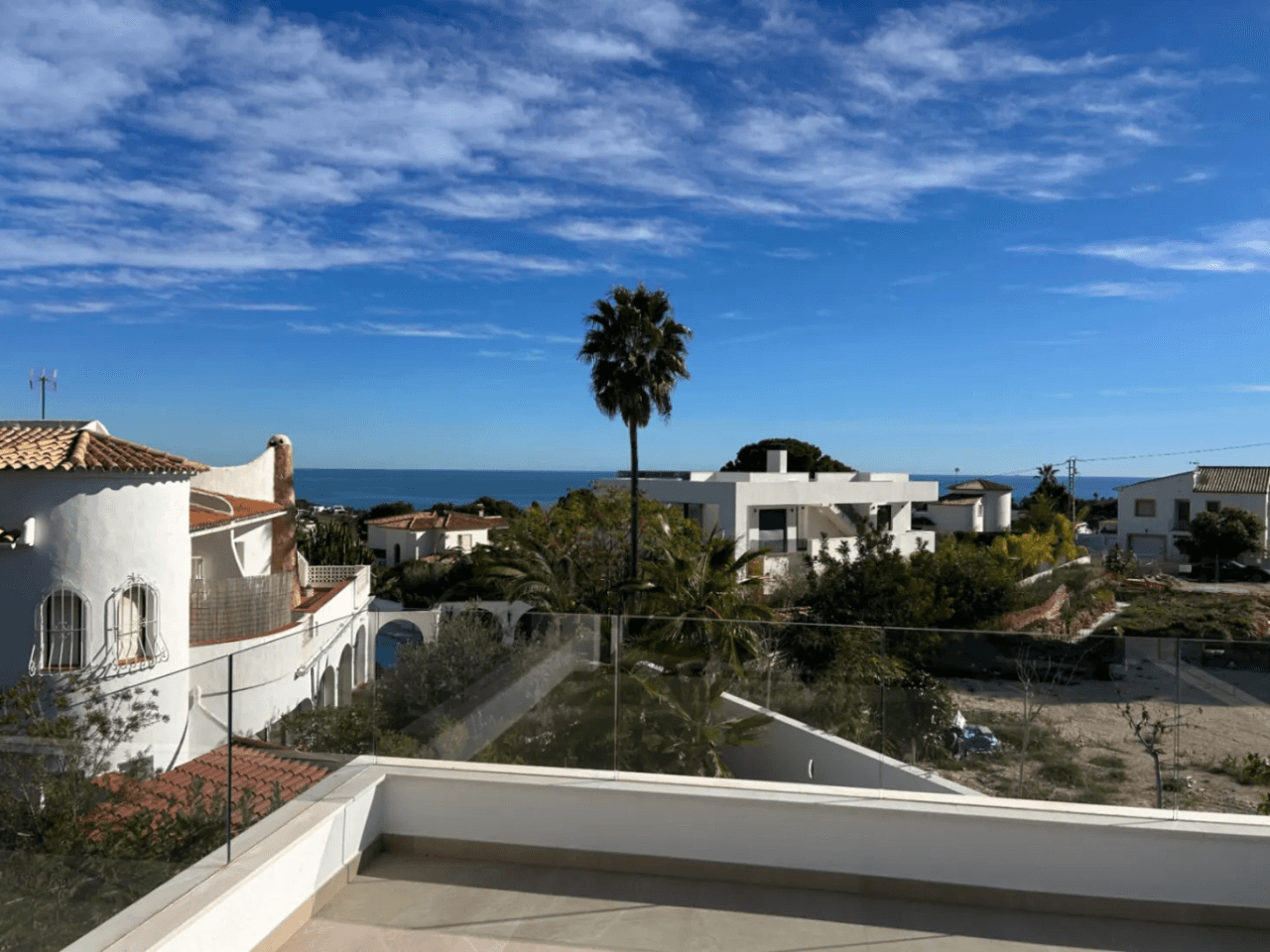 Villa de nueva construcción lista para habitar con vistas al mar en venta en La Fustera, Benissa