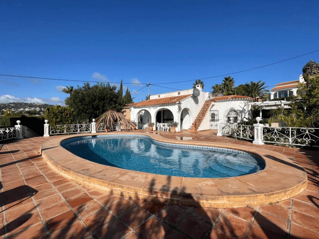 Villa de una sola planta en venta con magníficas vistas al mar, cerca de servicios en San Jaime, Benissa