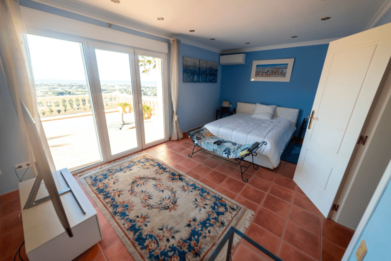 Villa de lujo con vista al mar en Denia