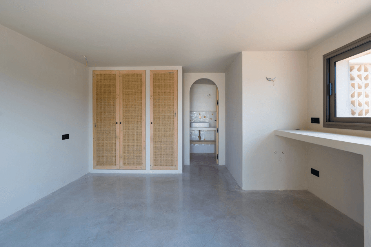 4617BEN Villa mediterránea reformada con vistas al mar en venta en La Fustera, Benissa